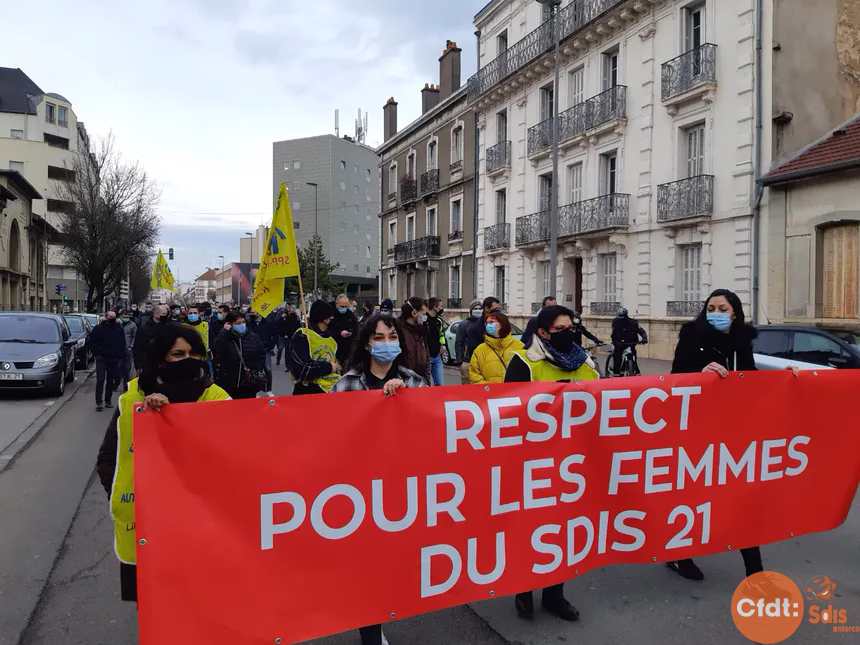 La manifestation des personnels du SDIS 21 dans les rues de Dijon © Radio France - Stéphanie Perenon
